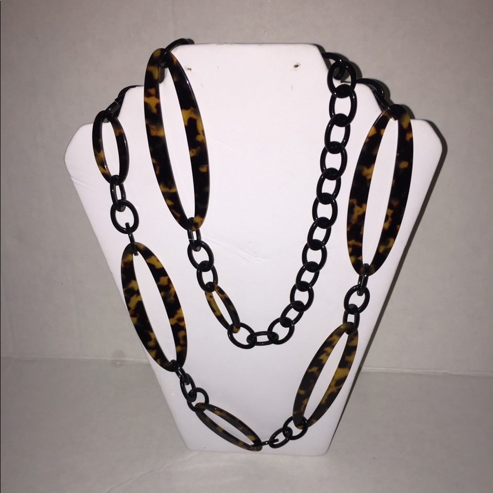 Large oval fashion plastic necklace brown / black